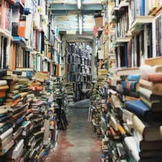 Gdzie szukać literatury do pracy licencjackiej, aby uniknąć błędów?