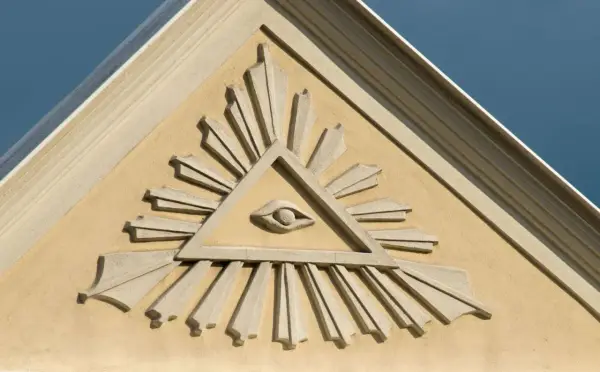 Oko w trójkącie - Prawdziwe znaczenie i historia symbolu