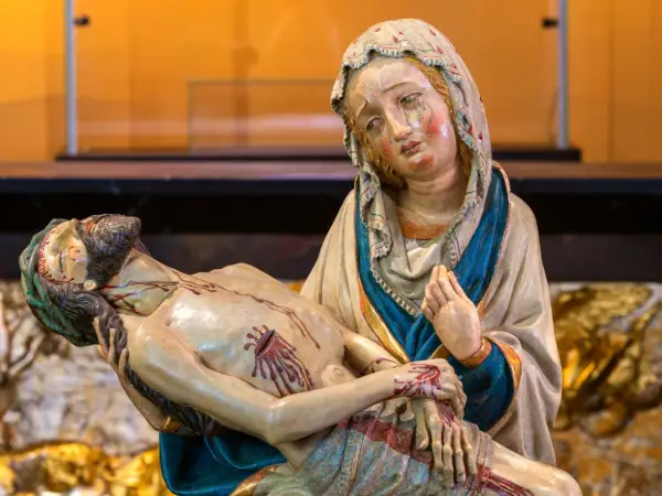 Pietà w sztuce chrześcijańskiej - znaczenie i najważniejsze dzieła