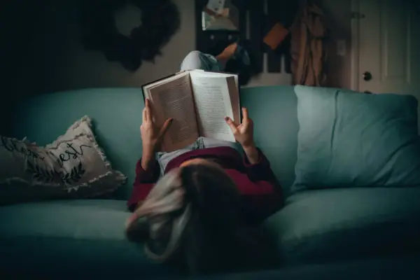Czy warto czytać książki? Przykłady z literatury, które zmieniają życie